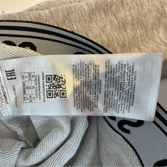 Guess Grey full zip cropped Top - Picture 8 of 8